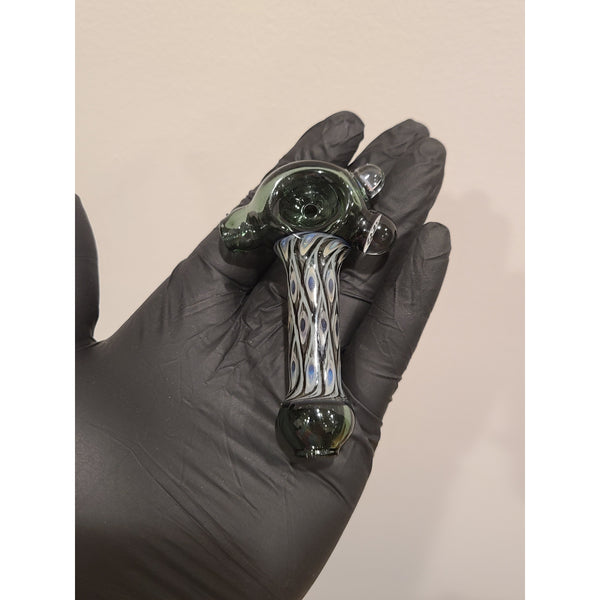Lilbearglass worked spoon — color depth and clean form distilled into a pocketable daily driver.